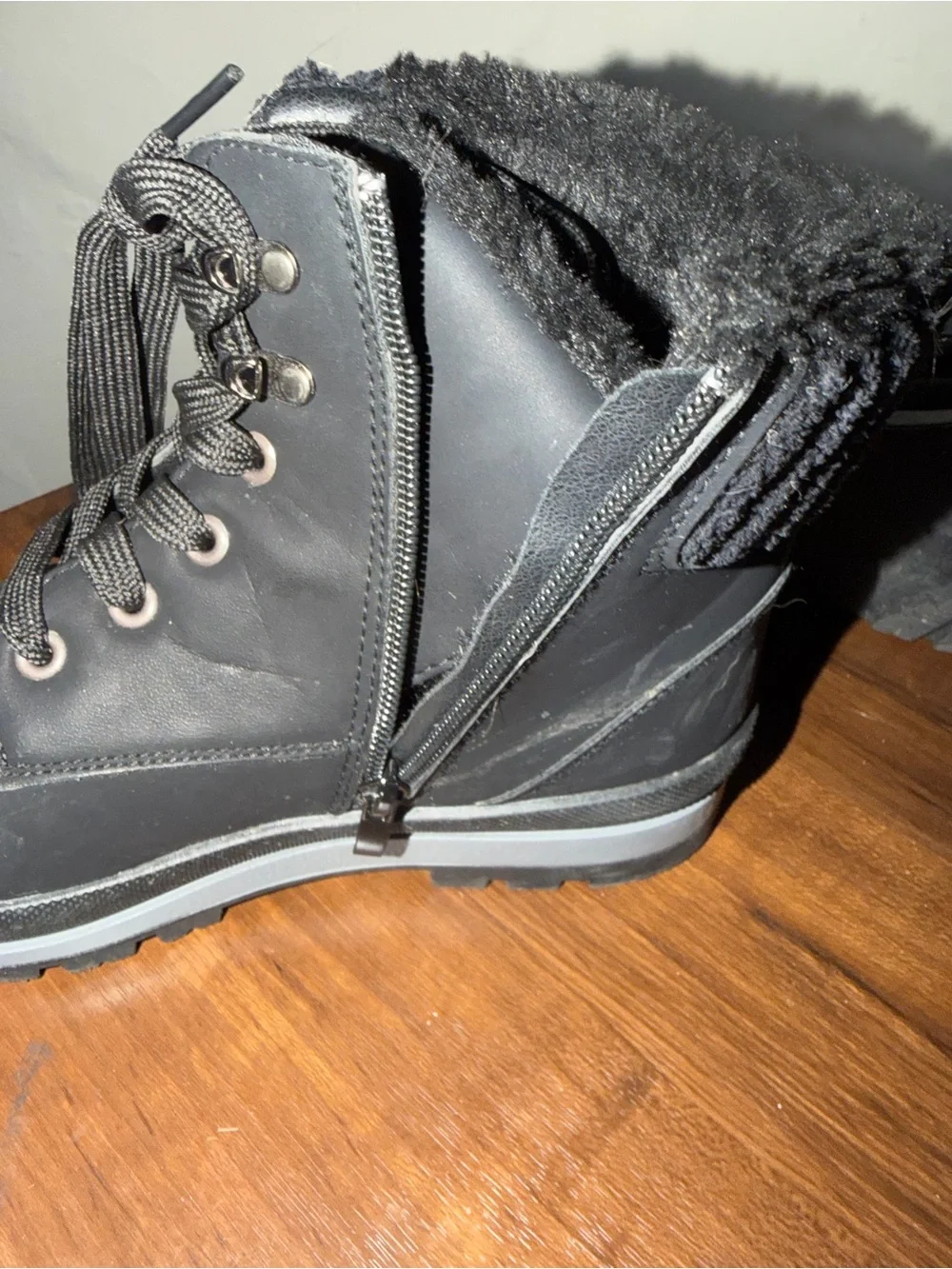 Women's Black Faux-Fur Lined Lace-Up Winter Boot